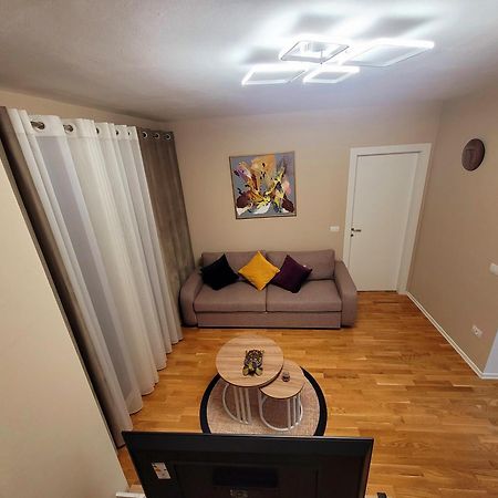 Sui' Apartment Tiranë Eksteriør bilde